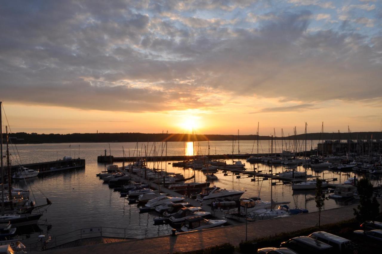 Baltic Lodge: Marina View Maisonette with 3 Bedrooms and Balcony Flensburg Exterior photo